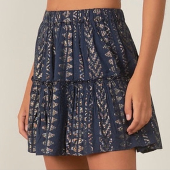 Elan Dresses & Skirts - NWT Elan navy and gold skirt ❤️
